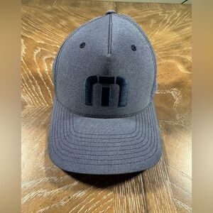 Travis Mathew Golf Hat Cap Mens Gray Embroidered Logo Size‎ Large / XL Flexfit